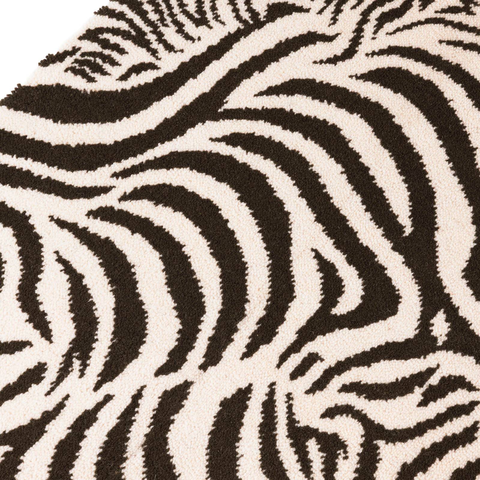 a close up of a carpet